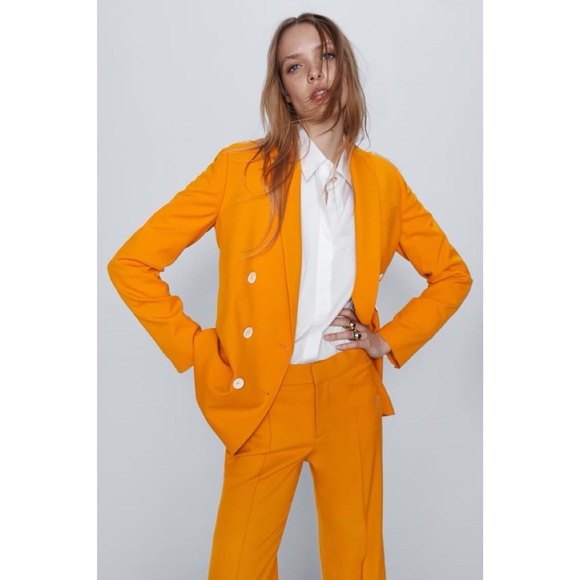 NWOT Zara Blazer with Contrasting Buttons size S. - Picture 3 of 6